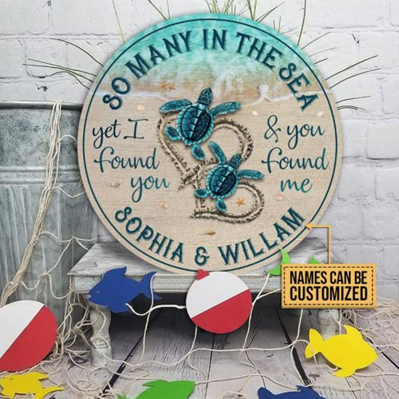 Personalized Turtle Couple Round Wooden Sign