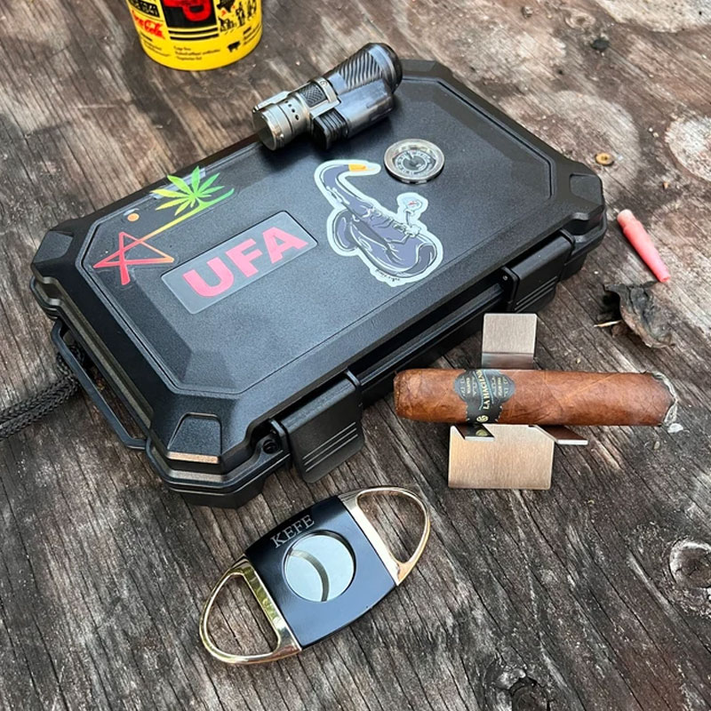 Personalized Travel Cigar Humidor, Cigar holder, Gift for Cigar Lover