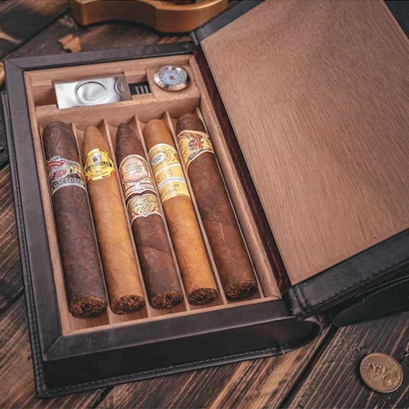 Travel Cigar Case Humidor with Accessories Personalized Leather