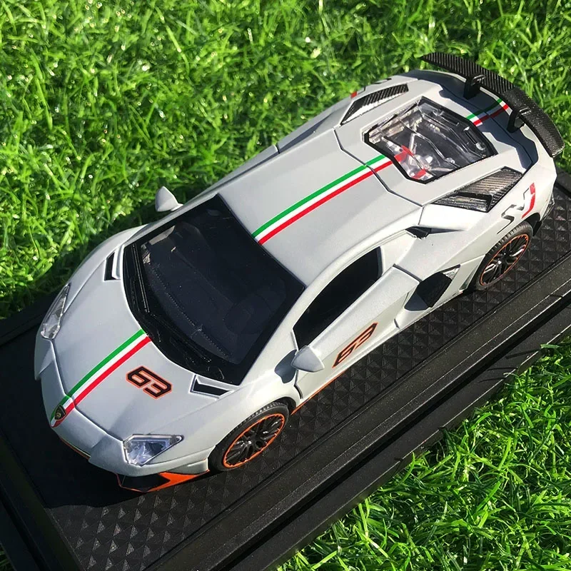 1:32 Lamborghinis LP780 Diecasts Toy Vehicles Car Model Alloy Boys Toy Car Simulation Sound Light Collectibles Kids Toy