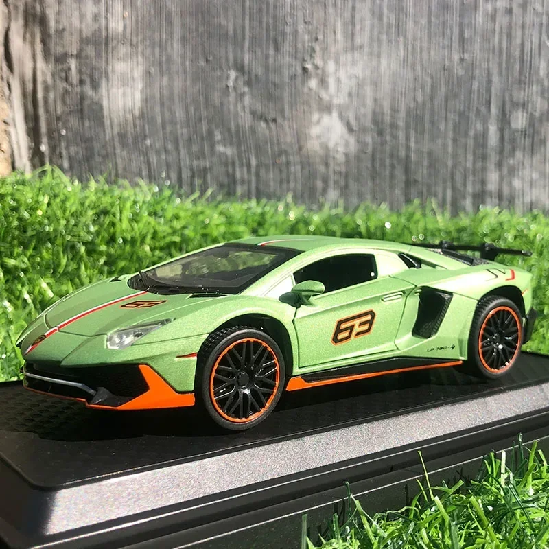 1:32 Lamborghinis LP780 Diecasts Toy Vehicles Car Model Alloy Boys Toy Car Simulation Sound Light Collectibles Kids Toy