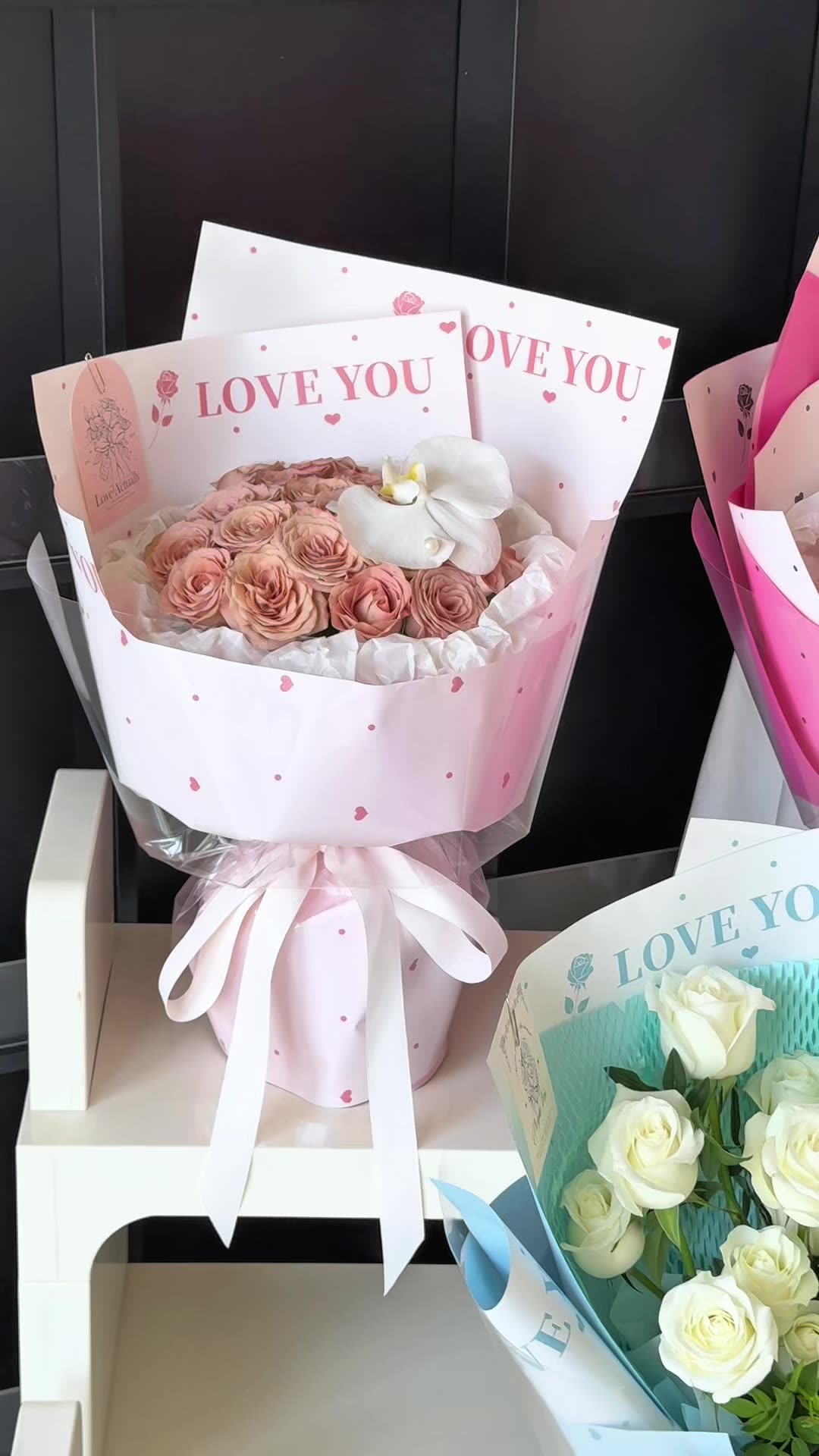 Papel para Flores 'El Amor Inicial' - Edición Especial para Qixi (San Valentín Chino) - Papel Impermeable Extra Grueso - Nuevo Diseño 2024 para Floristerías - Venta al por Mayor
