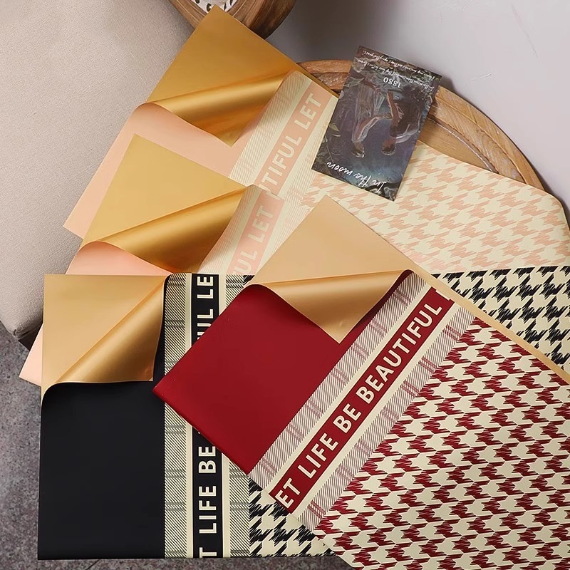 Papel para Envolver Flores a Prueba de Agua de Alta Resistencia, Estampado de Pata de Gallo - Ideal para Floristerías y Mayoristas