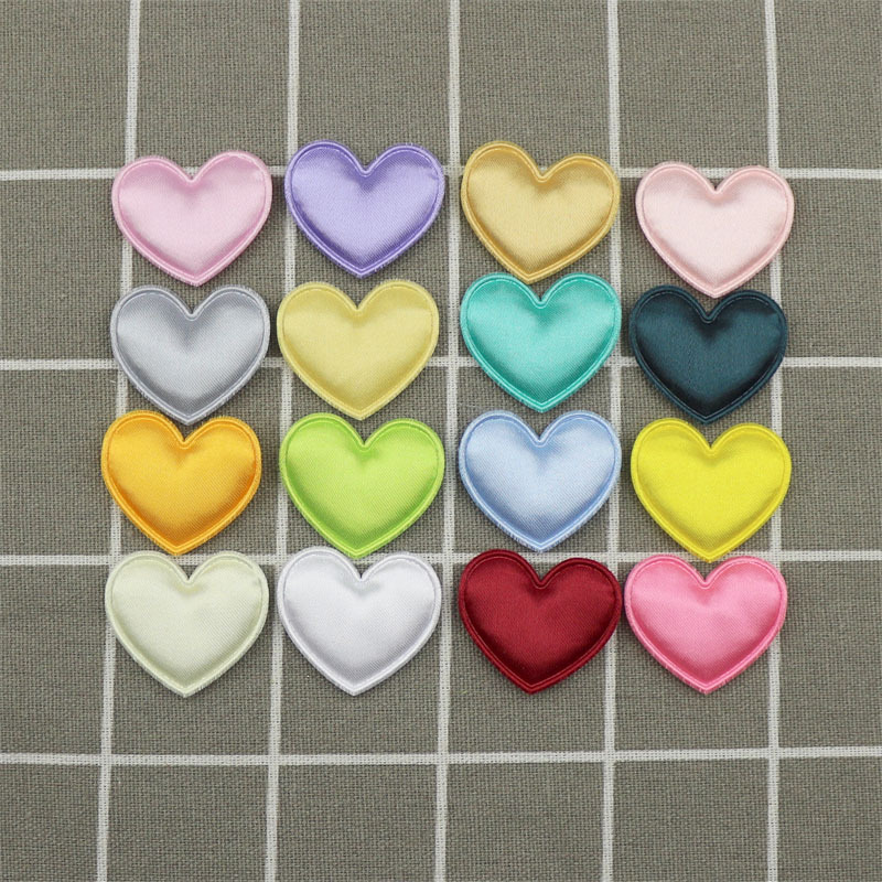 Corazones de Satén de 3.4cm - Componentes para Fabricación de Accesorios de Pelo, Ropa, Muñecas y Manualidades - Proveedor Mayorista