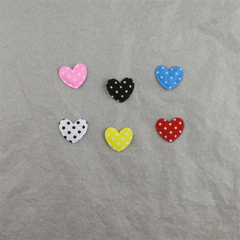 Corazones de Tela de Puntos de 1.8cm con Estampado - Componentes para Fabricación de Accesorios de Pelo, Ropa, Juguetes y Manualidades - Proveedor Mayorista