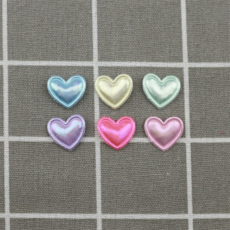 Corazones de Tela Nacarada de 1.7cm - Componentes para Fabricación de Accesorios de Pelo, Ropa, Calzado y Manualidades - Proveedor Mayorista