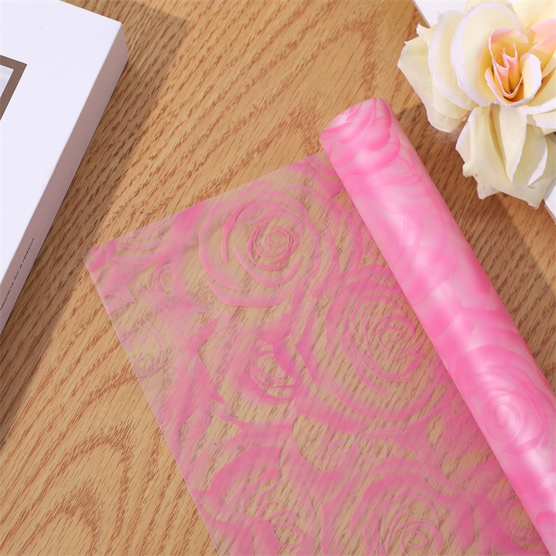 Papel para Envolver Rosas con Diseño Clásico - Impermeable para Bouquets - Uso en San Valentín, Cumpleaños y Eventos - Venta al por Mayor para Florerías (Mín. 500 Hojas)