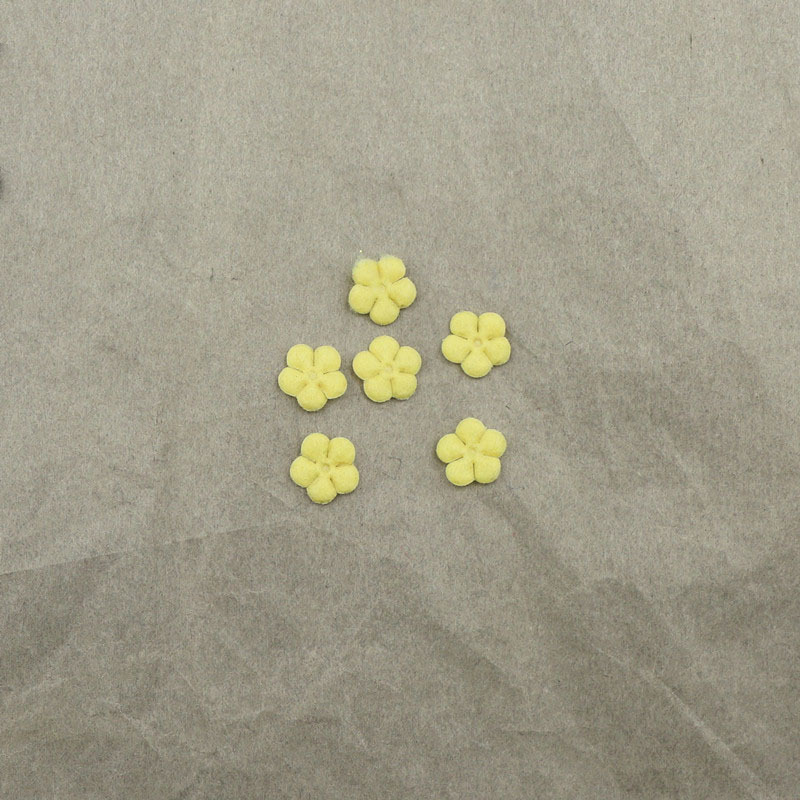 Flores Mini de Fieltro de 1cm - Componentes de Precisión para Fabricación de Accesorios de Pelo, Ropa, Calzado y Manualidades - Proveedor Mayorista
