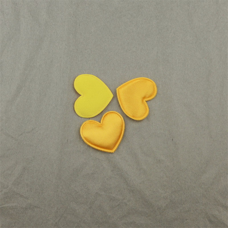 Corazones de Satén de 3.4cm - Componentes para Fabricación de Accesorios de Pelo, Ropa, Muñecas y Manualidades - Proveedor Mayorista