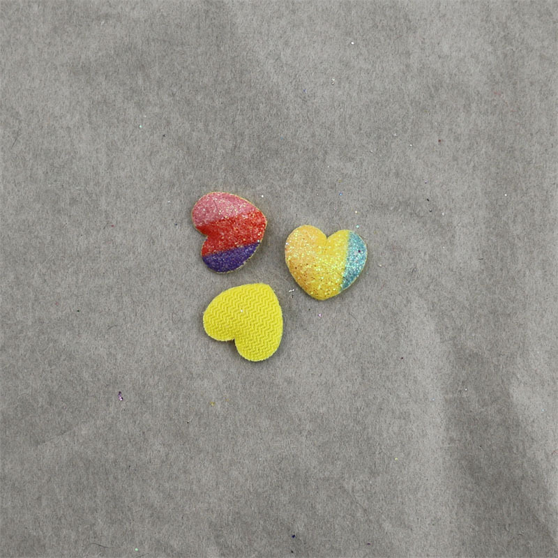 Corazones Mini Brillantes de 1cm con Purpurina - Componentes para Fabricación de Accesorios de Pelo, Calcetines, Juguetes de Peluche y Manualidades - Proveedor Mayorista