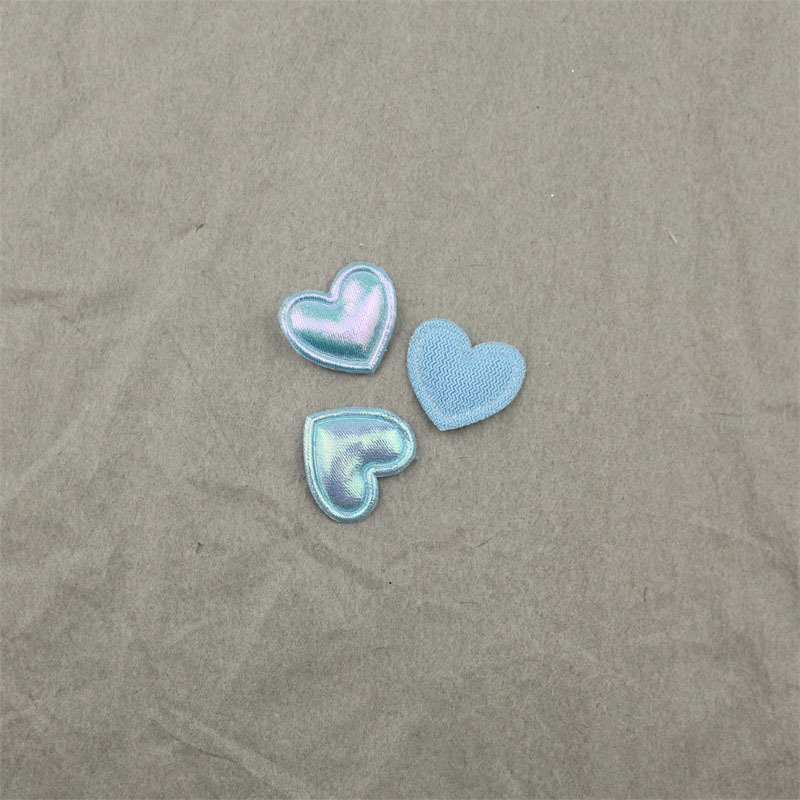 Corazones de Tela Nacarada de 1.7cm - Componentes para Fabricación de Accesorios de Pelo, Ropa, Calzado y Manualidades - Proveedor Mayorista