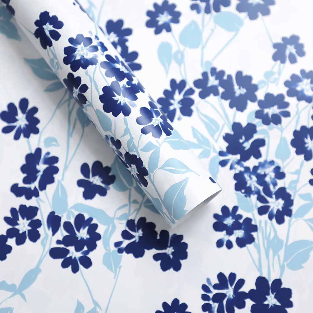 Papel para Envolver Flores con Estampado de Flores Densas 'Floral Cluster' - Film Impermeable Extra Grueso - Diseño de Moda para Florerías - Venta al por Mayor (Mín. 100 Unidades)