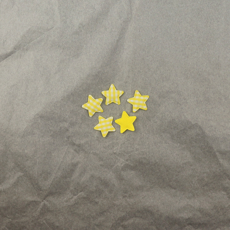 Estrellas de Tela de Cuadros de 1.8cm - Componentes para Fabricación de Juguetes, Muñecas y Accesorios de Pelo - Proveedor Mayorista 