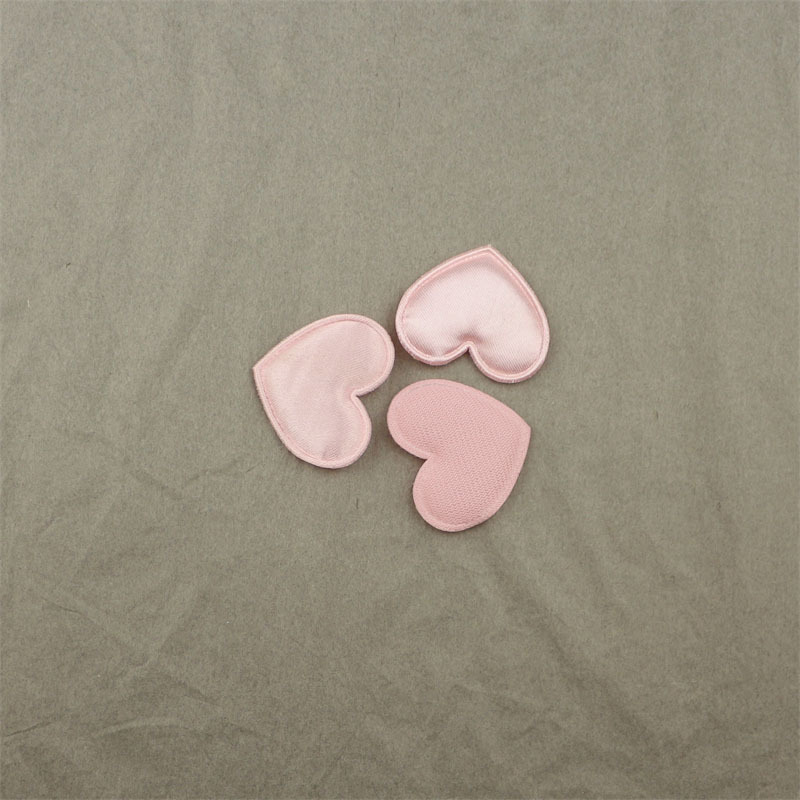 Corazones de Satén de 3.4cm - Componentes para Fabricación de Accesorios de Pelo, Ropa, Muñecas y Manualidades - Proveedor Mayorista