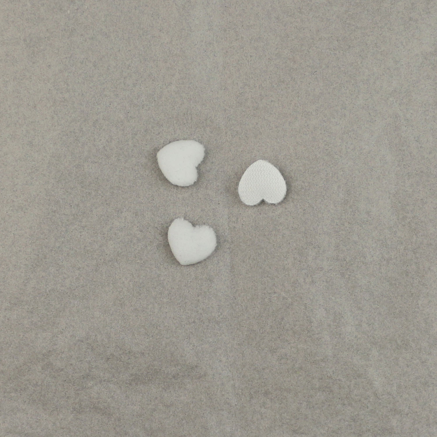 Corazones Mini de Franela de 1cm - Componentes de Precisión para Fabricación de Accesorios de Pelo, Ropa y Juguetes - Proveedor Mayorista