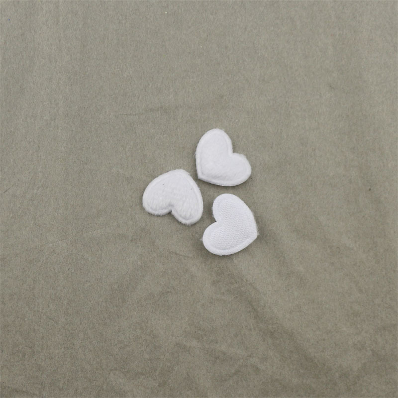 Corazones de Felpa de 1.7cm - Componentes para Fabricación de Accesorios de Pelo, Ropa, Juguetes y Manualidades - Proveedor Mayorista