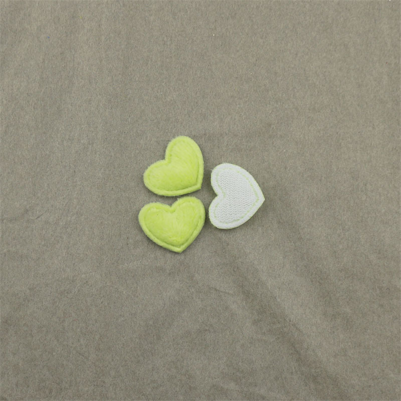 Corazones de Felpa de 1.7cm - Componentes para Fabricación de Accesorios de Pelo, Ropa, Juguetes y Manualidades - Proveedor Mayorista