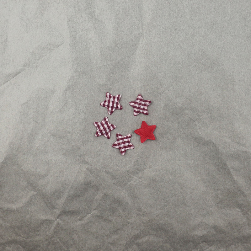 Estrellas de Tela de Cuadros de 1.8cm - Componentes para Fabricación de Juguetes, Muñecas y Accesorios de Pelo - Proveedor Mayorista 