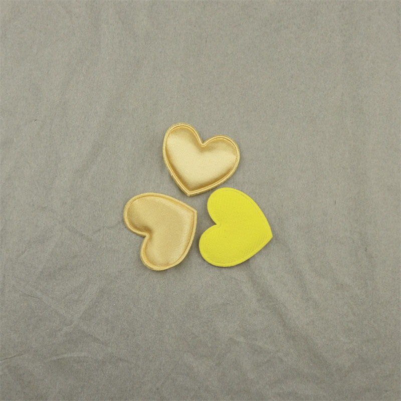 Corazones de Satén de 3.4cm - Componentes para Fabricación de Accesorios de Pelo, Ropa, Muñecas y Manualidades - Proveedor Mayorista