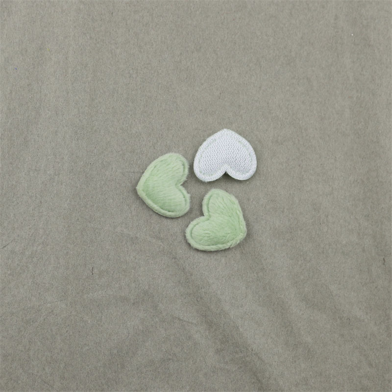 Corazones de Felpa de 1.7cm - Componentes para Fabricación de Accesorios de Pelo, Ropa, Juguetes y Manualidades - Proveedor Mayorista