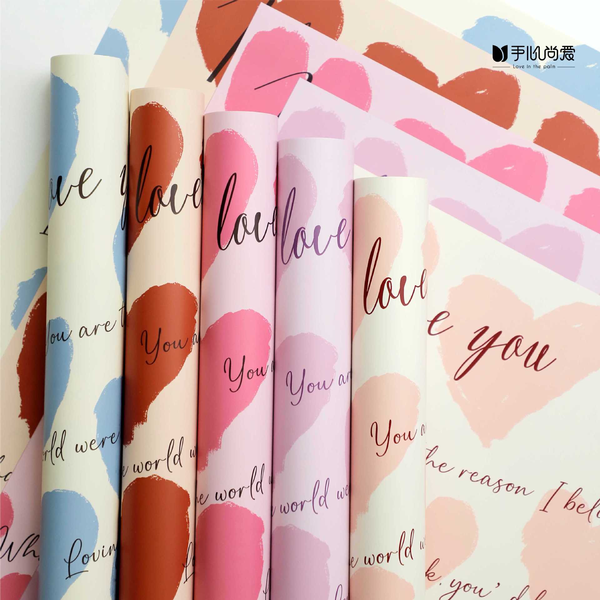 Papel para Envolver Flores con Motivo de Corazón - Qixi y San Valentín - Papel Impermeable de Gran Tamaño para Floristería - Venta al por Mayor (Mín. 500 Hojas)
