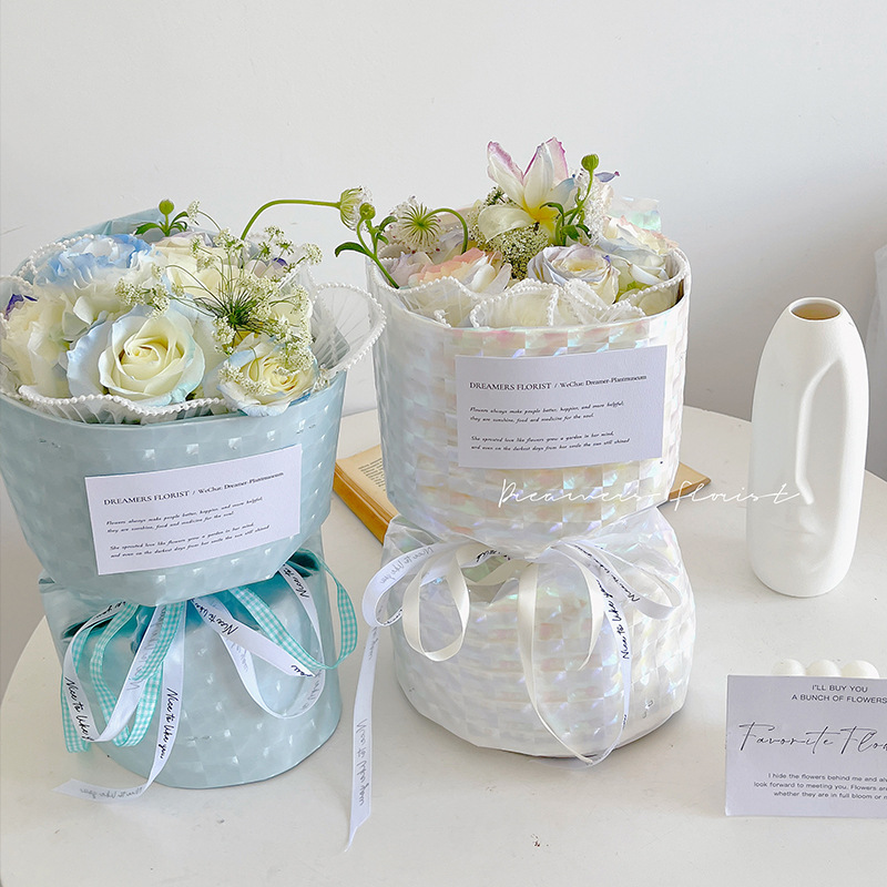 Papel para Flores 'Cubo de Hielo' con Efecto Ojo de Gato Iridiscente - Superficie Fría y Brillante para 520 y San Valentín - Material Impermeable de Lujo para Floristerías - Venta al por Mayor