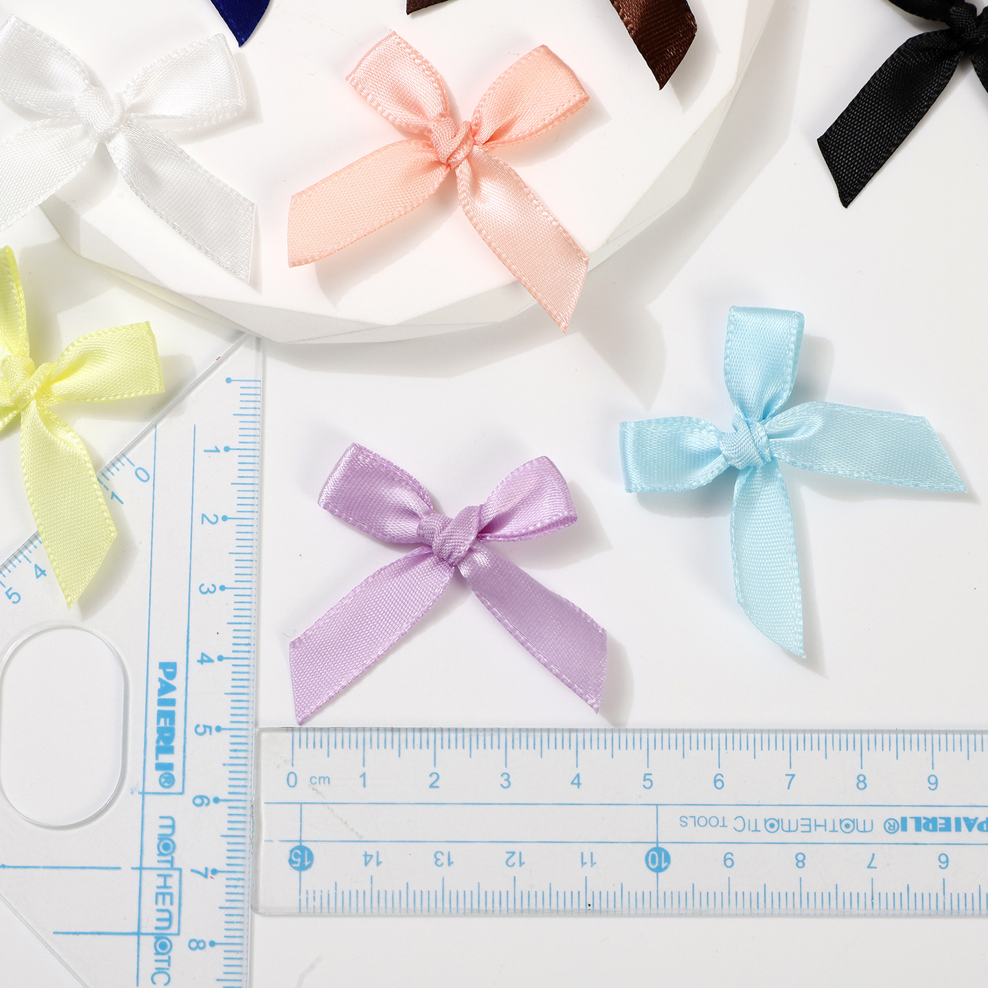 Moños de Tela en Stock - Componentes para Fabricación de Accesorios de Pelo, Ropa y Calzado - Proveedor Mayorista con Envío Inmediato 