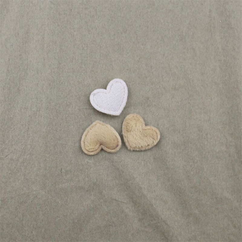 Corazones de Felpa de 1.7cm - Componentes para Fabricación de Accesorios de Pelo, Ropa, Juguetes y Manualidades - Proveedor Mayorista