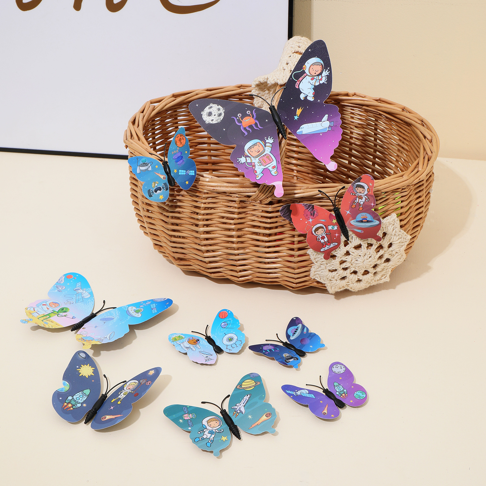 Mariposas 3D para Habitación Infantil - Decoración de Pared con Diseño de Juguete - Adhesivos Seguros para Niños y Mayoristas - Set de Mariposas para Cuarto de Niños