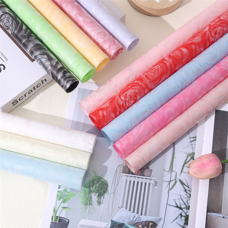 Papel para Envolver Rosas con Diseño Clásico - Impermeable para Bouquets - Uso en San Valentín, Cumpleaños y Eventos - Venta al por Mayor para Florerías (Mín. 500 Hojas)