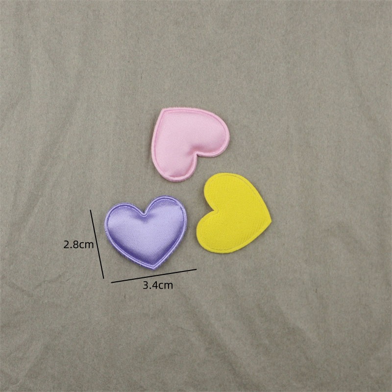 Corazones de Satén de 3.4cm - Componentes para Fabricación de Accesorios de Pelo, Ropa, Muñecas y Manualidades - Proveedor Mayorista