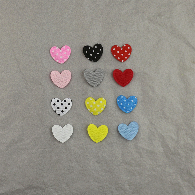 Corazones de Tela de Puntos de 1.8cm con Estampado - Componentes para Fabricación de Accesorios de Pelo, Ropa, Juguetes y Manualidades - Proveedor Mayorista