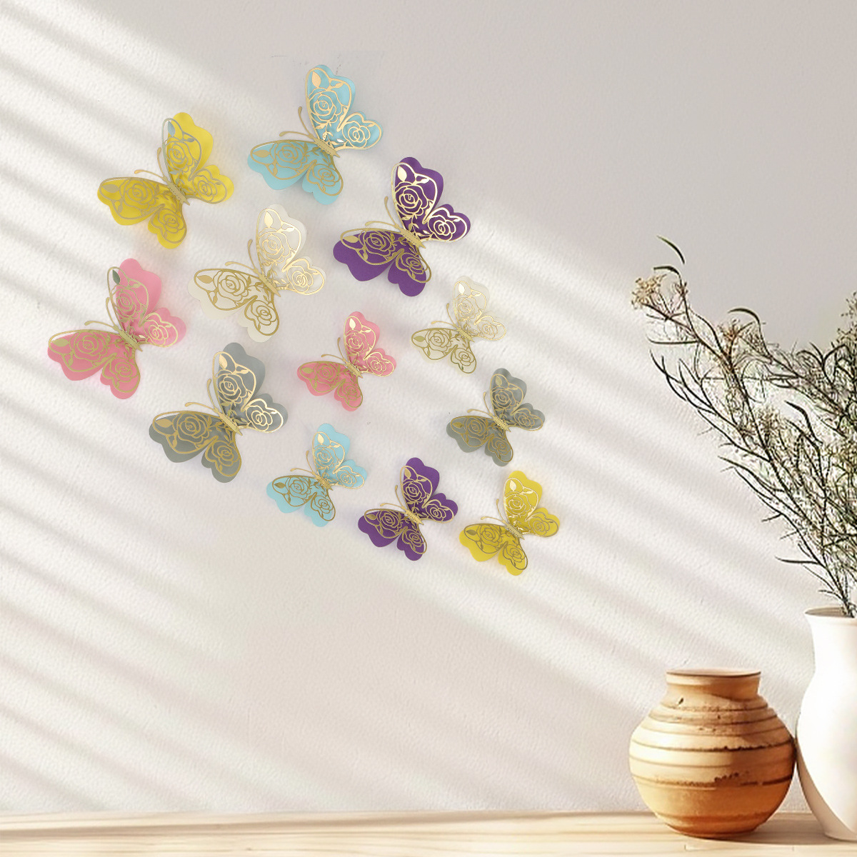 Mariposas Adhesivas 3D con Acabado Metálico - Diseño Calado y Colores Elegantes - Decoración Moderna para Pared de Sala y Comercios - Para Mayoristas y Diseñadores de Interiores