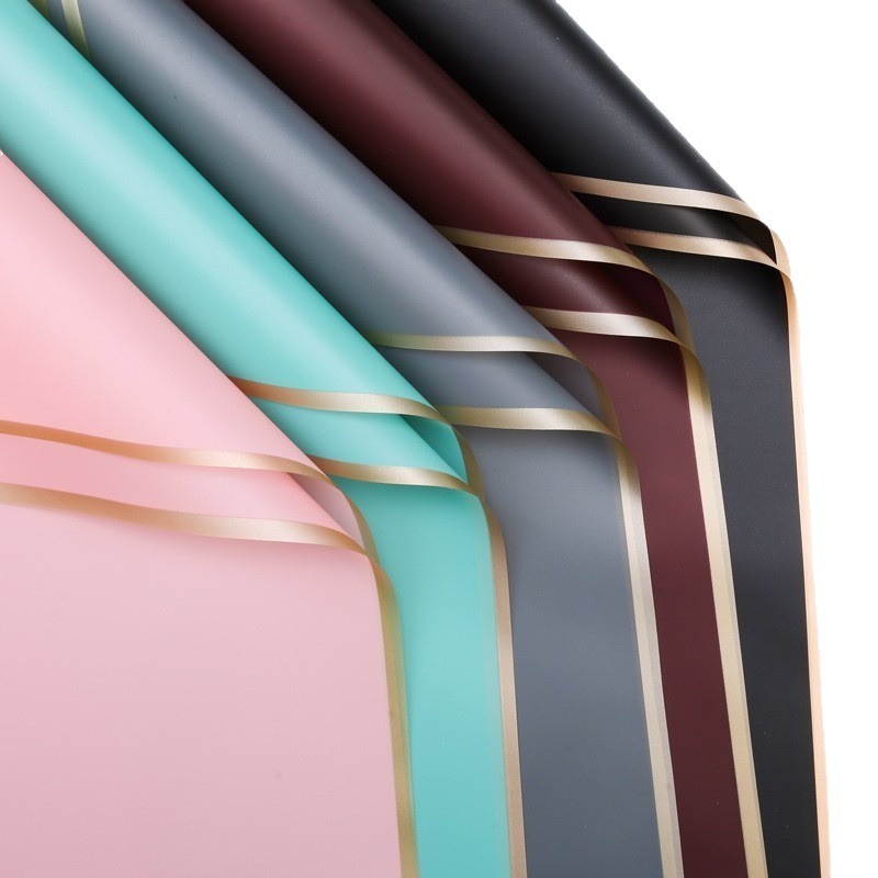 Film Translúcido para Envolver Flores con Borde Dorado - Papel Impermeable de Alta Gama para Bouquets - Fabricante para Venta al por Mayor (Mín. 50 Unidades)