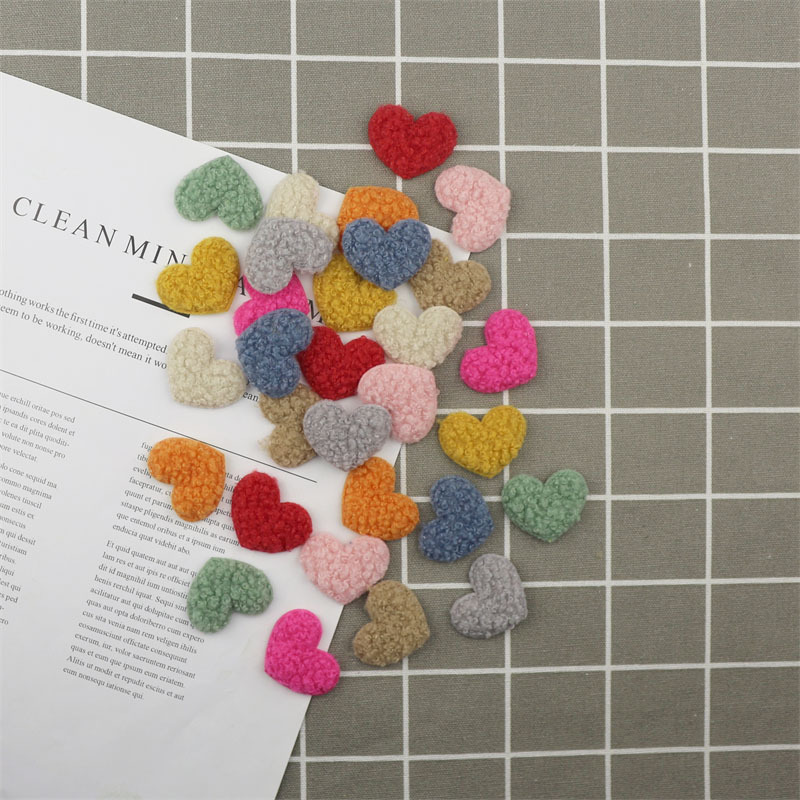 Corazones de Felpa Tipo Teddy de 3.5cm - Componentes para Fabricación de Accesorios de Pelo, Diademas y Manualidades - Proveedor Mayorista