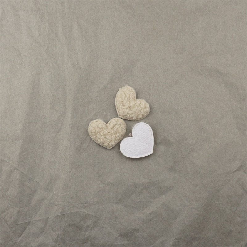 Corazones de Felpa Tipo Teddy de 3.5cm - Componentes para Fabricación de Accesorios de Pelo, Diademas y Manualidades - Proveedor Mayorista