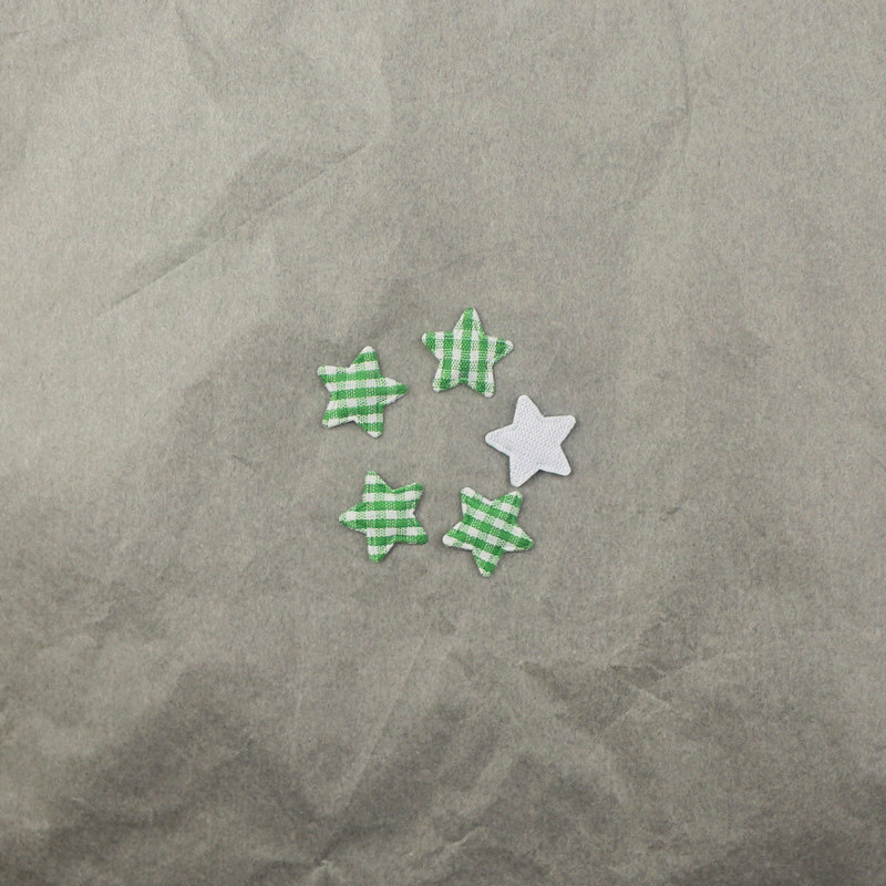 Estrellas de Tela de Cuadros de 1.8cm - Componentes para Fabricación de Juguetes, Muñecas y Accesorios de Pelo - Proveedor Mayorista 