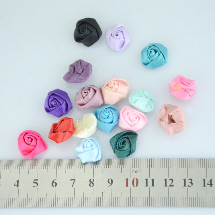 Rosas 3D de cinta (1.5cm) para accesorios infantiles - Flores para horquillas, gorros y calzado - Venta al por mayor -ywys