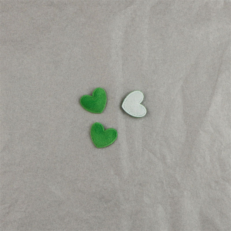 Corazones de Franela de 1.8cm - Componentes para Fabricación de Accesorios de Pelo, Ropa, Juguetes y Manualidades - Proveedor Mayorista 