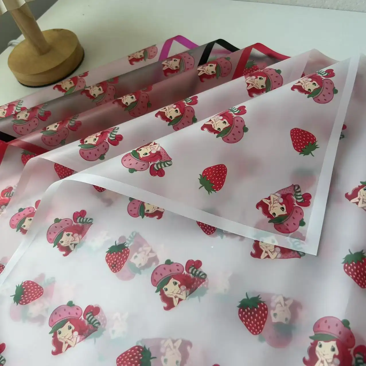 Papel Semi-Traslúcido Fresita para Flores - Diseño de Chica Fresa Impermeable (Acabado Acuarela Coreano)-ywys