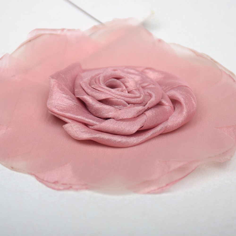 Rosas de tul multicapa con bordes quemados - Flores artesanales para accesorios, calzado y moda - Proveedor mayorista-ywys