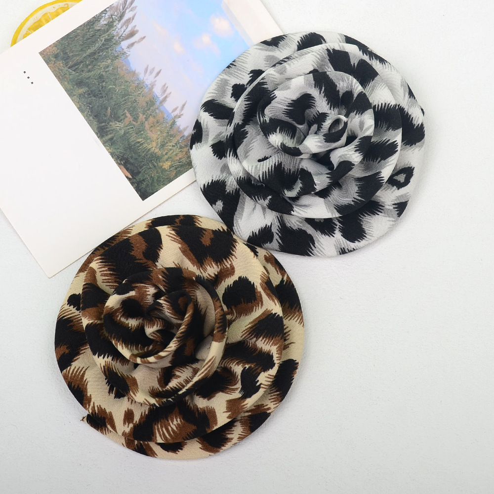 Rosas 3D retro de tela leopardo - Flores con forma de trompeta para accesorios, calzado y moda - Proveedor mayorista-ywys