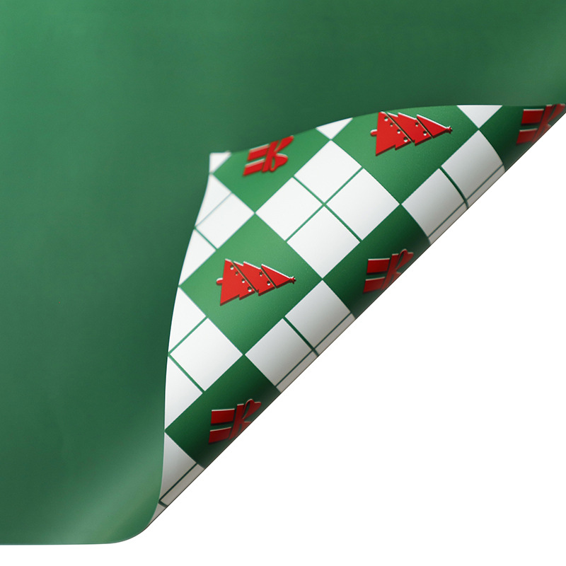 Papel de Regalo con Diseño de Árbol Navideño en Cuadrícula - Para Ramos Florales y Regalos