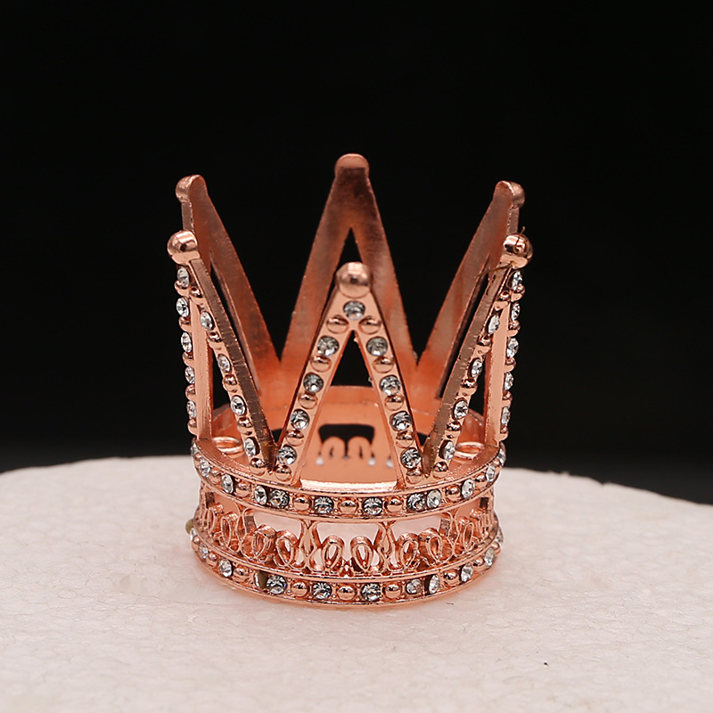 Pequeña corona pastel decoración retro mini corona de cumpleaños para niños（37#）