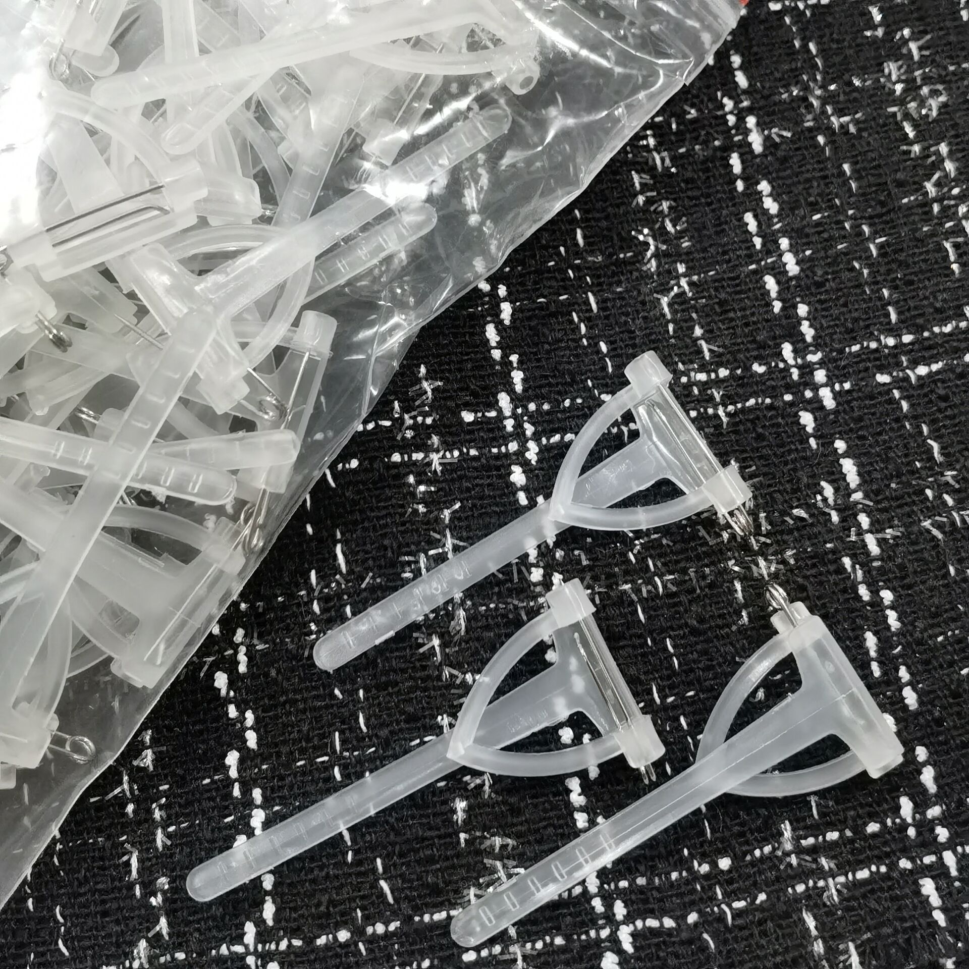 Broches Magnéticos para Boutonnieres - Triángulo | Mayorista Fábrica +IVA/Envío