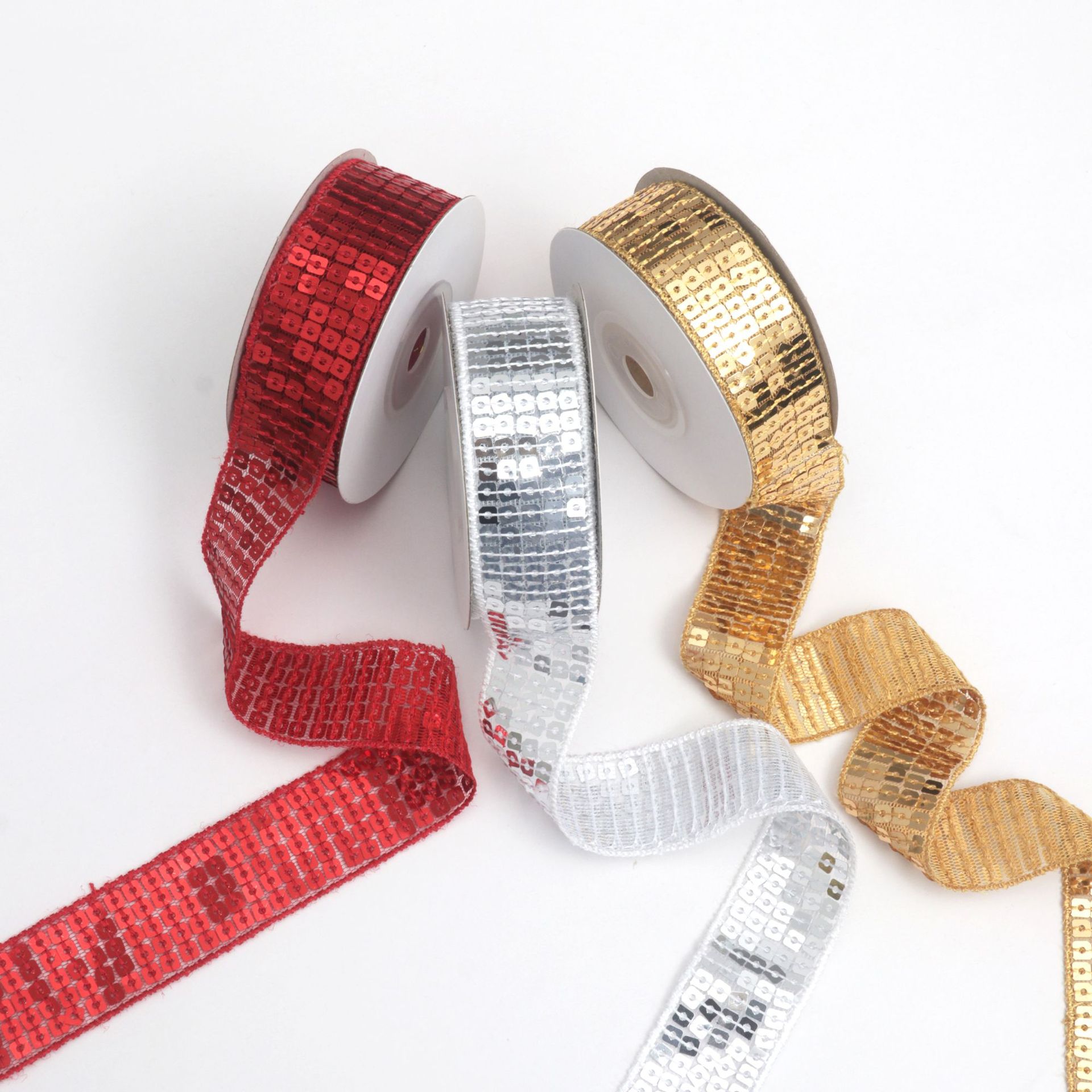 Encaje de Malla con 5 Hileras de Lentejuelas - Diseño Cuadrado de Código de Barras - Material Profesional para Confección y Decoración Textil - Proveedor Mayorista