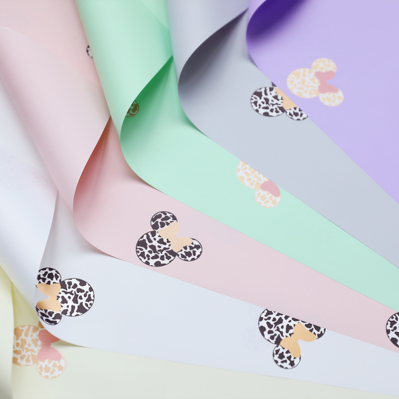 Papel Kraft 100g con Mickey Mouse - Envoltura Ecológica para Flores (Diseño Vintage) | Mayoreo México-ywys