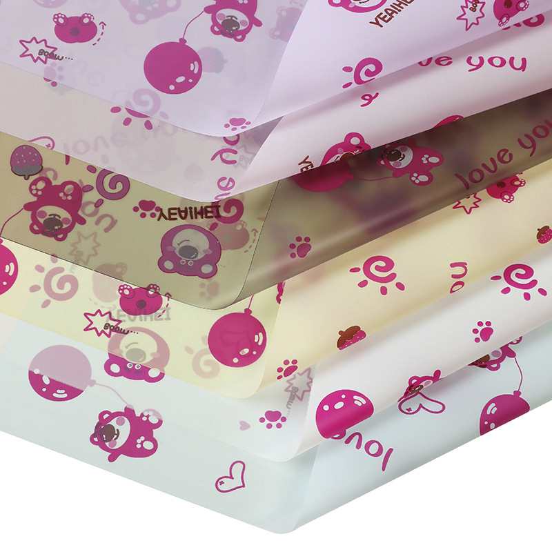 Papel para Flores Impermeable con Diseño de Oso de Fresa y Globos - Papel Coreano Translúcido Mate (Mayoreo)-ywys