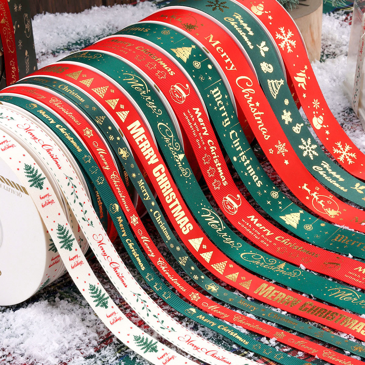 Cintas Doradas para Ramos Navideños 2025