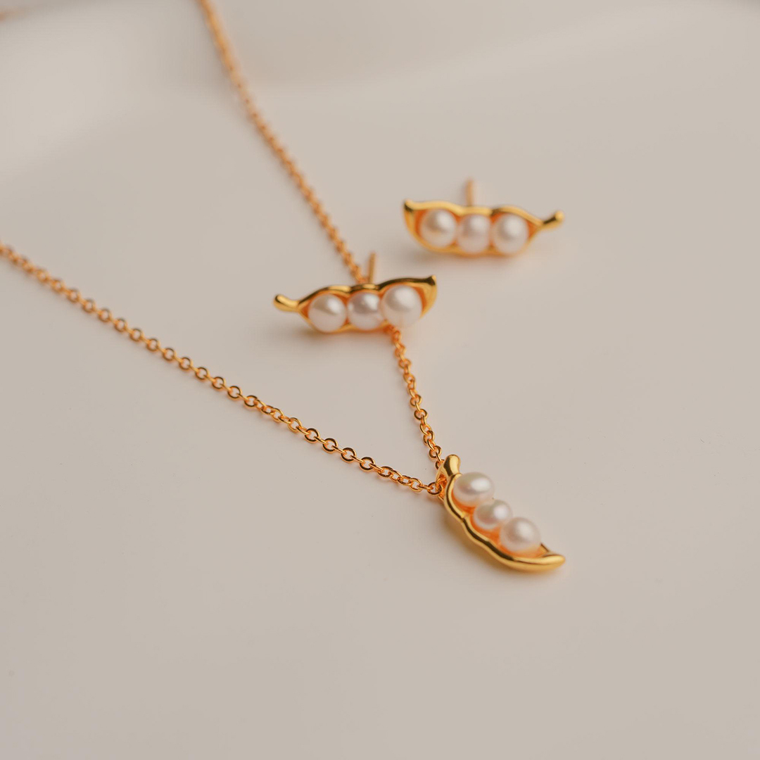 Three Peas in a Pod Friendship Necklace